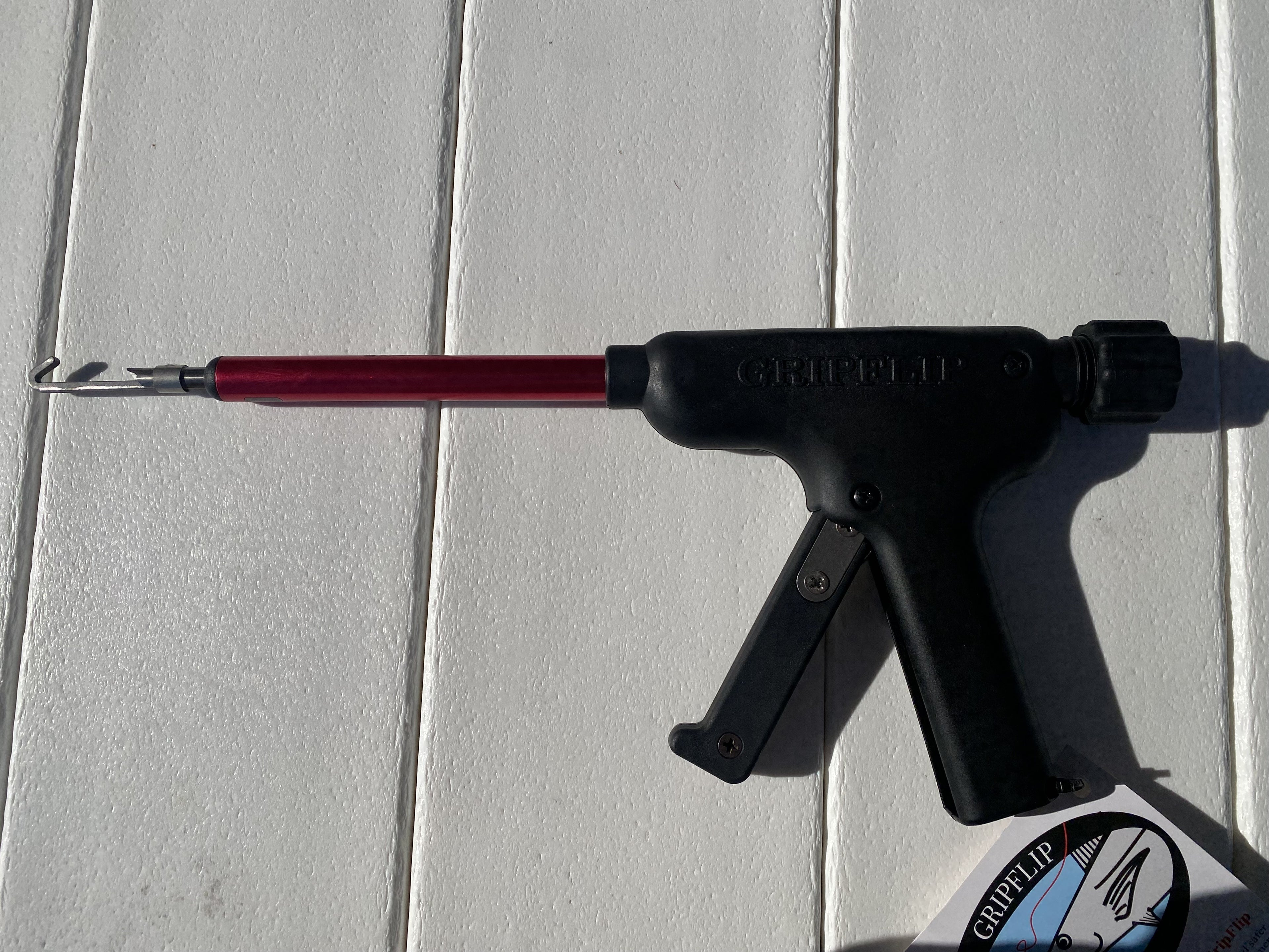 Grip Flip Offshore De-hooker